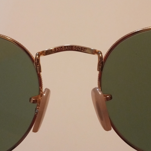 Authentics Ray-Ban 3447 Round Sunglasses. - Picture 6 of 8